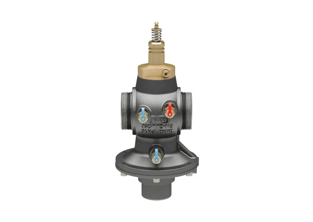 Regelventil von Danfoss mit mehreren Anschlussmöglichkeiten und verstellbarer Einstellung zur Regulierung von Durchflussmengen. Metallische Oberfläche erkennbar.